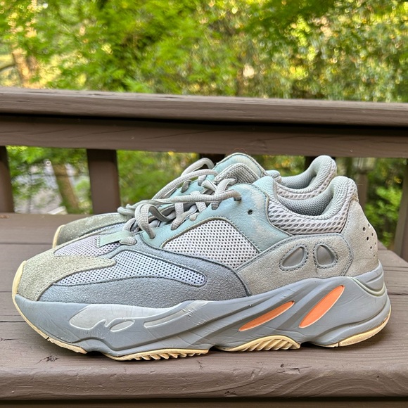 adidas Yeezy Boost 700 - Picture 5 of 12